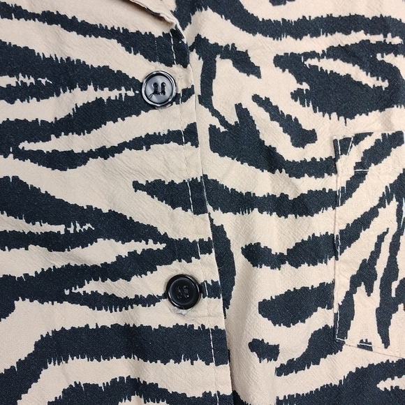 White Stage women's XL button down short sleeved top - Picture 6 of 9